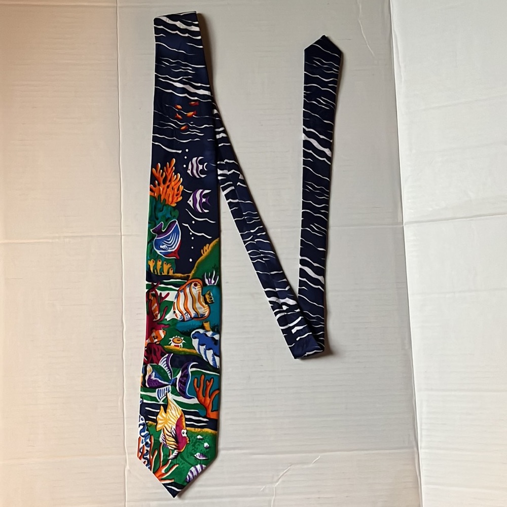 Fish Tie - Picture 4 of 6